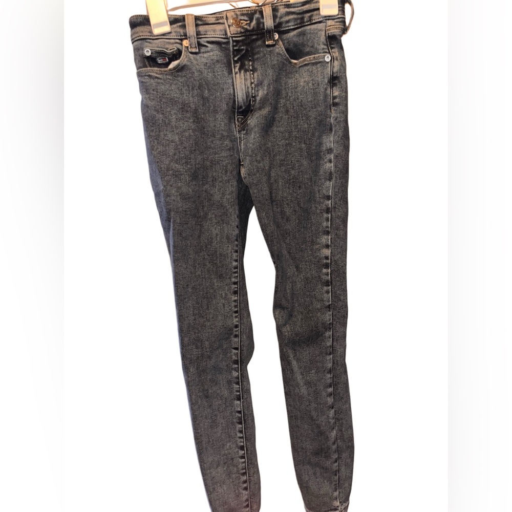 Tommy Hilfiger Women's Gray Straight Leg Jeans